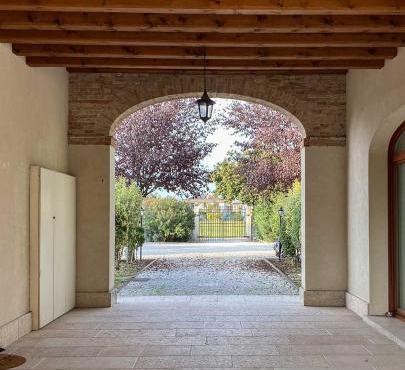 Barchessa"C'est la vie" stile tra città d'Arte