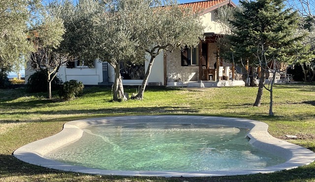 Beachfront villa with pool in Abruzzo