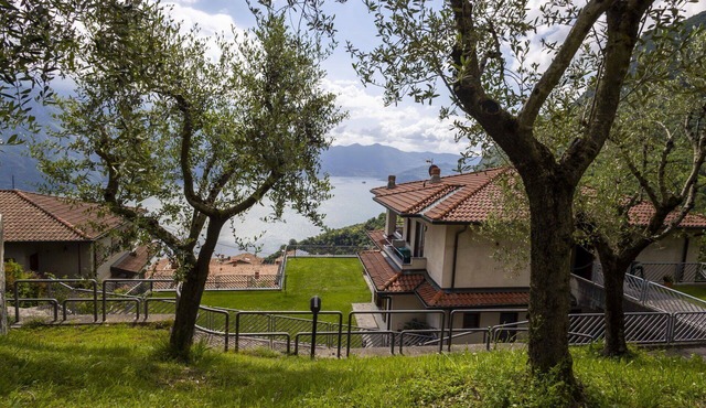Beautiful apartment for 5 people with WIFI, hot tub, TV, patio and pets allowed