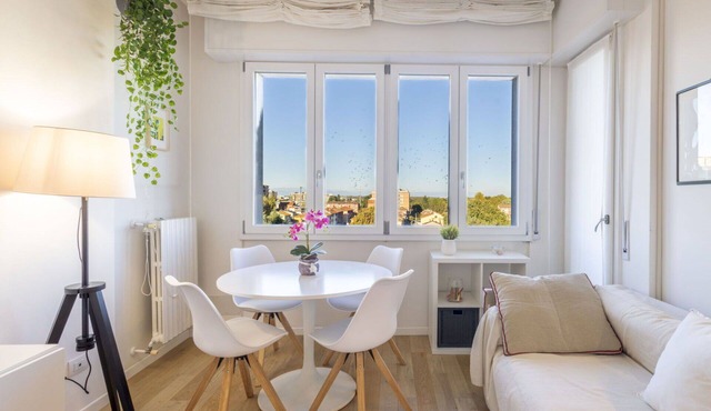 Beautiful apartment for 2 guests with WIFI, A/C, TV, balcony and pets allowed