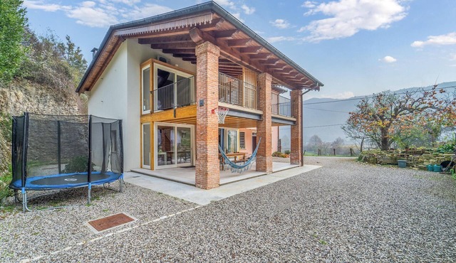 Beautiful home in Arcugnano with WiFi