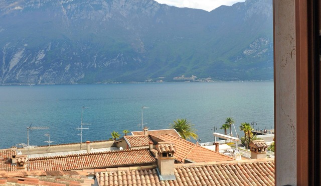 BEAUTIFUL LEMON VACATION WITH LAKE VIEW ~ Ap. 7
