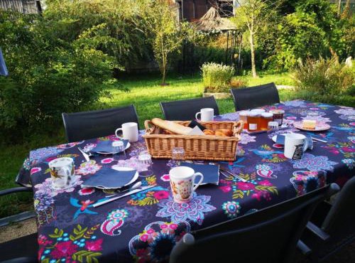 Bed and breakfast table d'hôte avec jardin le nid qui danse vers Vesoul jusqu'à 10 personnes in Baignes