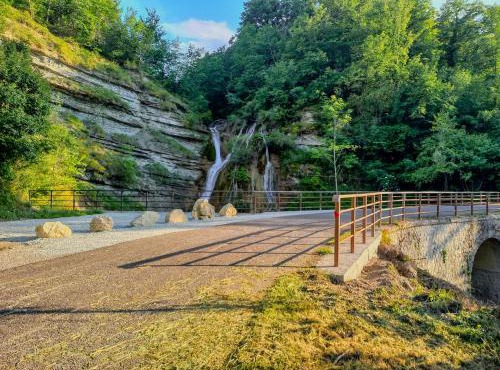 Ca di Borra - Orto Bio e Piscina in Rofelle