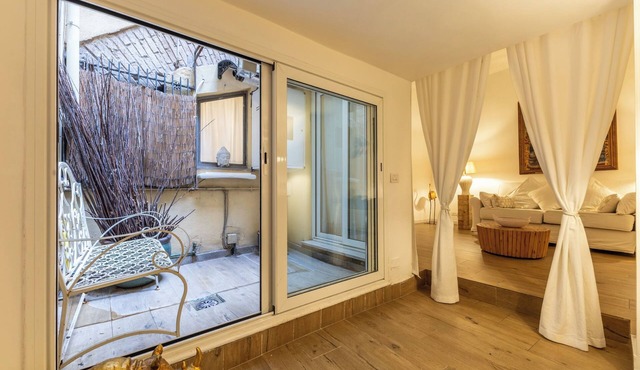 CAMPO DEI FIORI HISTORIC APARTMENT