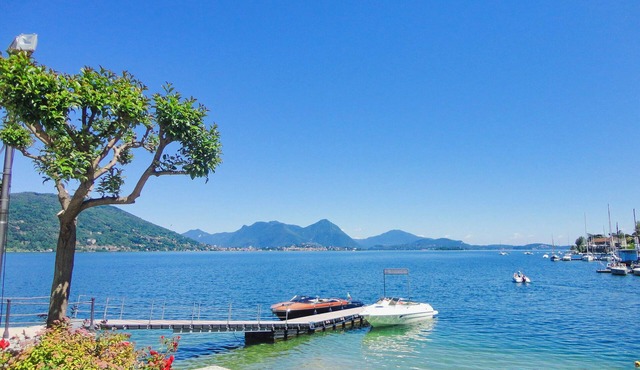 Casa Domenica A by Lago Reisen
