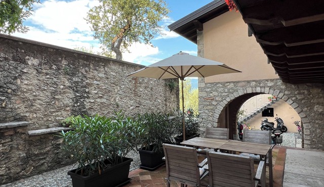 Casa Fornico 2, with terrace and partial lake view in quiet position