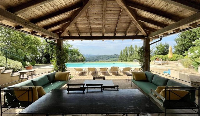 Casa Leoni, villa privata con piscina panoramica in Quadrelli