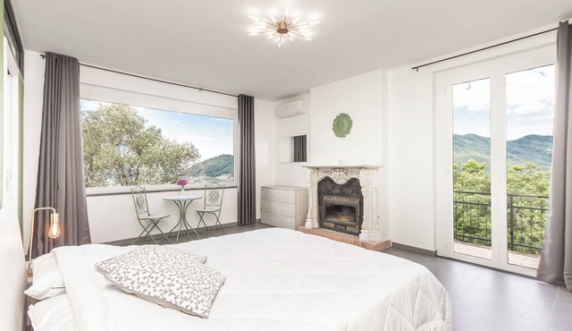 Casa Margherita: Sea View and Olive Trees - With Terraces and a Private Garden