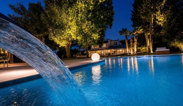 CasaKadd001Luxury Heated Pool Garden PatioBarbeque