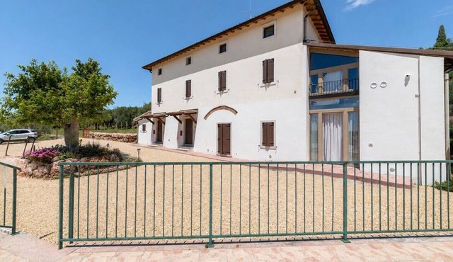 'Casale Dei Sogni Ground Floor' Apartment with Shared Garden, Wi-Fi and Air Conditioning