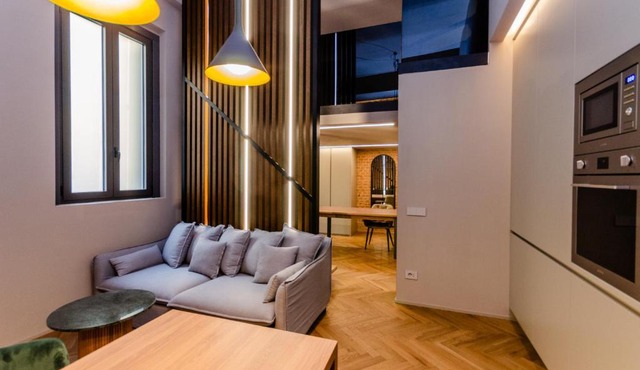 CasaRavizza Milano-elegance & privacy- Fast WiFi- 4min shopping at Corso Vercelli near Duomo & 8min City Life Shopping District