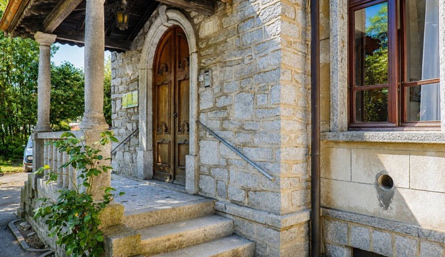 Central 4½-room vacation apartment in Verbania-Intra with parking - only approx. 500 m to the lake promenade