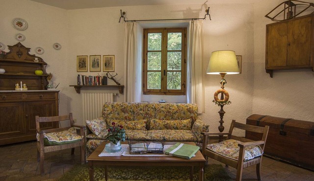 Charmante Schlossunterkunft mit Schwimmbad by Interhome