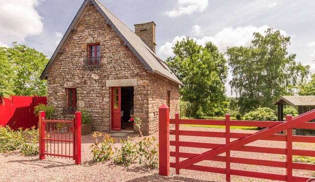 Charming stone house with garden, ideal for couple in Gavray-sur-Sienne