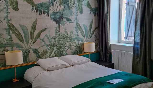 Comfortable double room with terrace view in charming house in Saint-Priest