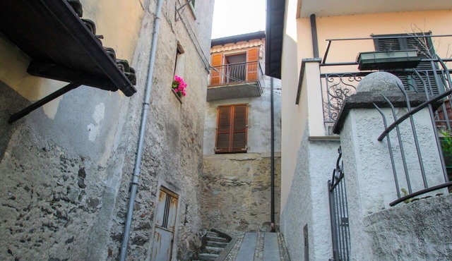 Cosy apartment for 3 people with WIFI, A/C, TV and balcony