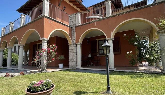 Cosy apartment for 6 people with WIFI, TV and patio