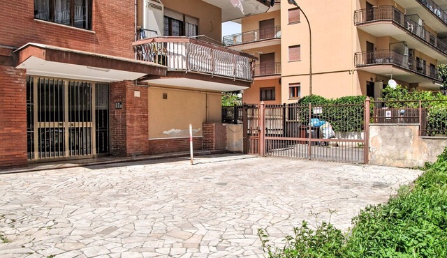 Cosy apartment for 9 guests with A/C, WIFI, TV, balcony and pets allowed