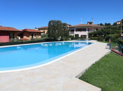 Cottage near Lake Garda with Pool