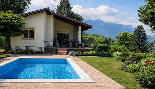 Detached Villa in Brezzo di Bedero