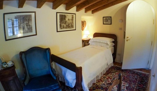 Dorigny Historic Villa - Single Room with Garden View
