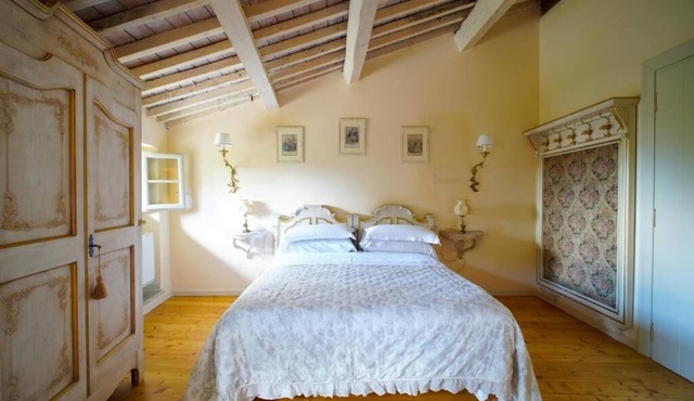 Dorigny Historic Villa - Deluxe Double Room with Garden View 2