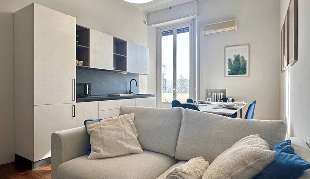 Elegant apartment with terrace in Piola area - central location in Milan