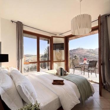 Elegant Penthouse LA BALCONATA - Wellness Retreat & Castle View