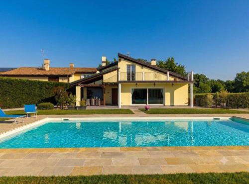 Exclusive Venice Pool Villa - Garden, BBQ & Privacy
