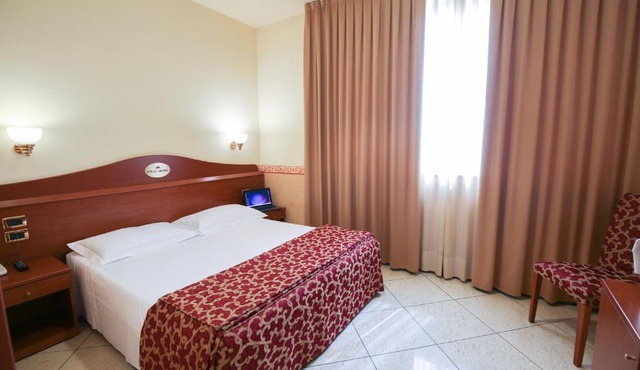Felix Hotel & Residence