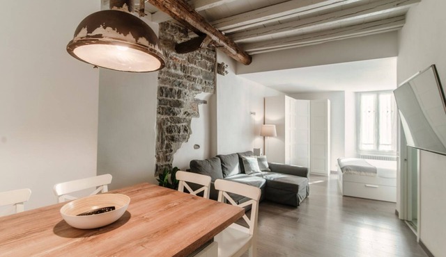 Flat in the centre of Como (La Maison)