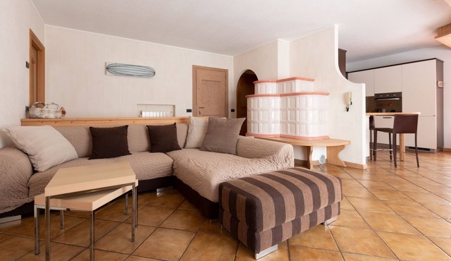 Funivie 6A - Three Bedroom Apartment, Sleeps 6