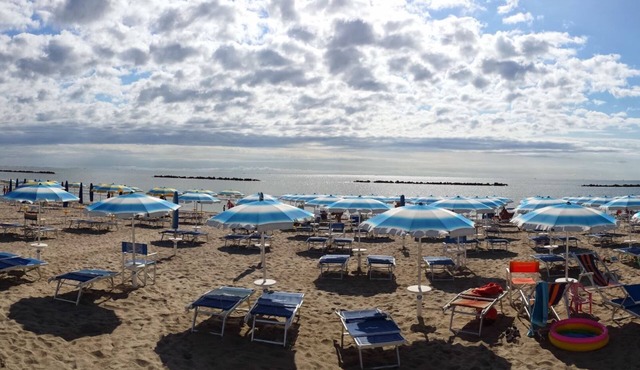 Ground floor villa with air conditioning 300 meters from the VB beach