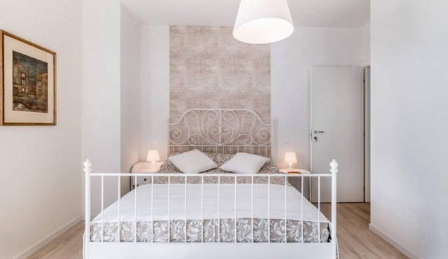 GuestHost - Family & Friends House - Dream Room