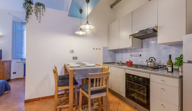 GuestHost - Ferrara Station Essential Apartment w/parking