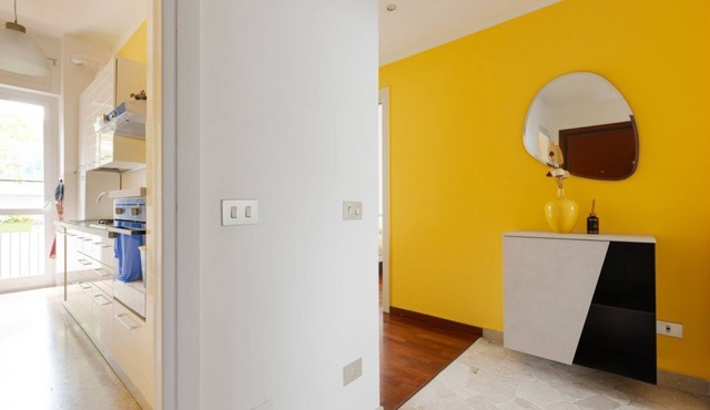 GuestHost - Milan Gambara Balcony Apartment