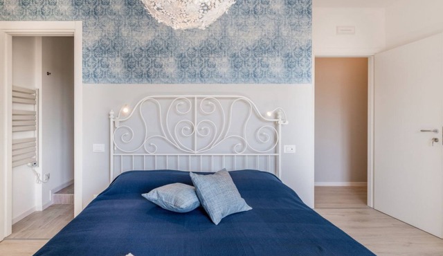 GuestHost - Our residence is located on the fourth floor of a building, equipped with a lift.Service room which can be accessed by all guests complete with microwave, refrigerator, coffee machine, electric kettle, cups and glasses.Possibility to park bic