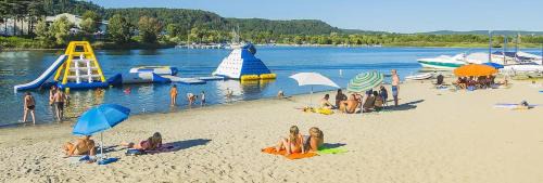 Happy Camp Mobile Homes in Camping Italia Lido