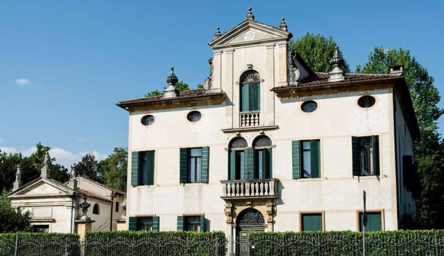 Historic villa with garden along the Brenta Riviera