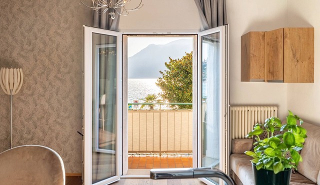 Holiday Apartment "Assenza" with Lake View & Balcony