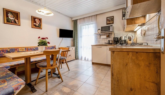 Holiday Apartment "Sonnenschein" with Mountain View, Balcony & Wi-Fi