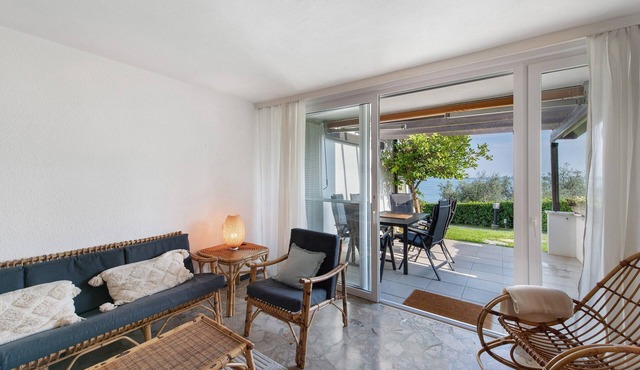 Holiday Home 'Casa Liner - Steps From The Lake' with Lake View, Private Terrace and Wi-Fi