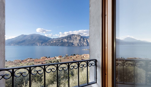 Holiday Home 'Lago' with Lake View and Private Terrace