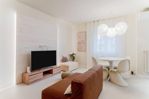 HOST4U - PETIT SUITE VITTORIA in Brescia City Center