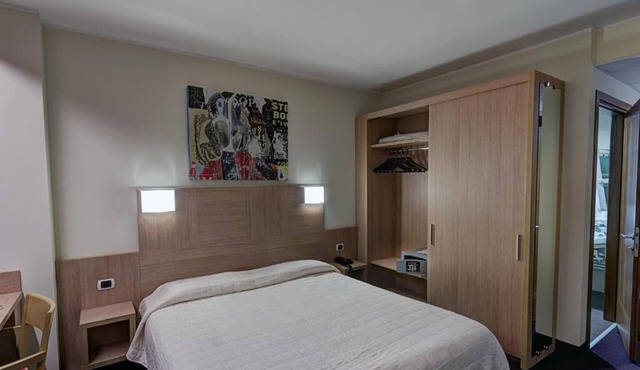 HOTEL CAPITAL
