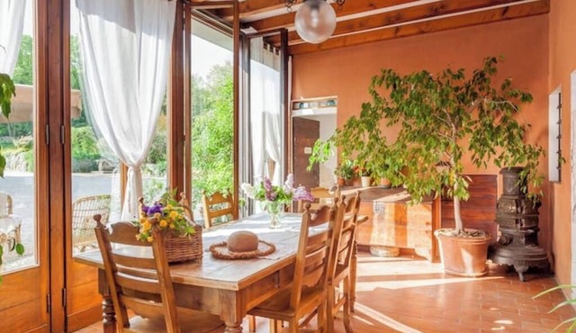 Il Bagolaro Apartment: Rustic Elegance and Relaxation for Two People