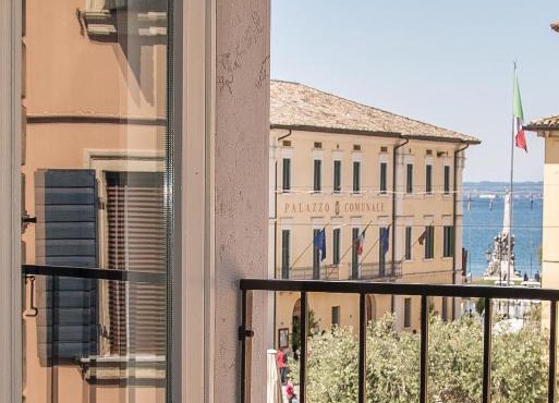 IN PIAZZA appartamento con vista
