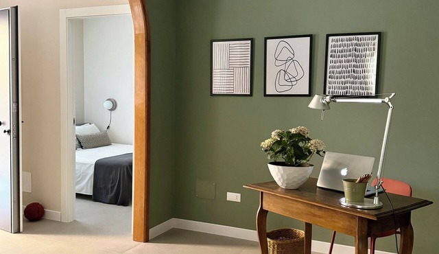 In the center brand new elegant apartment with parking in the private garden