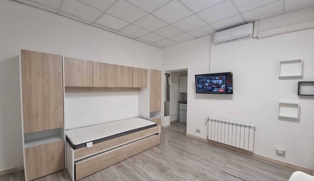 Independent Room with Private Access in Fairgrounds